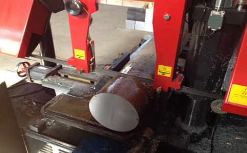 衡东卧式带锯床加工时出现明显振荡如何排查？